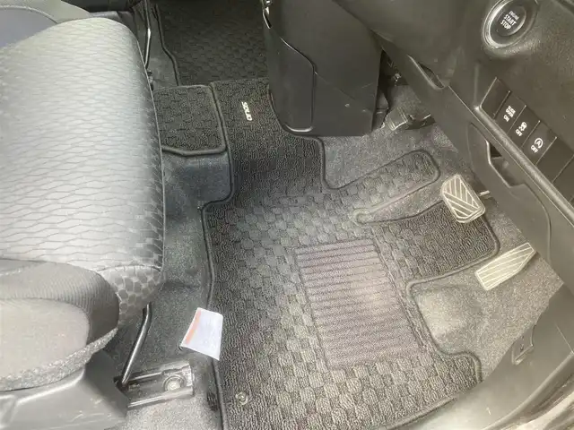 スズキ ソリオ バンディット HV MV 埼玉県 2015(平27)年 8.5万km スーパーブラックパール (株)IDOMが運営する【じしゃロン鳩ヶ谷店】の自社ローン専用車両になりますこちらは現金またはオートローンご利用時の価格です。自社ローンご希望の方は別途その旨お申付け下さい/社外メモリナビ/社外フルセグテレビ/バックカメラ/プッシュスタート/左側パワースライドドア/右側イージークローザー/ETC/純正15インチAW/純正LEDヘッドライト/革巻きステアリング/ウインカーミラー/フォグランプ
