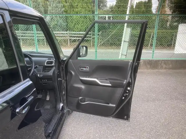 スズキ ソリオ バンディット HV MV 埼玉県 2015(平27)年 8.5万km スーパーブラックパール (株)IDOMが運営する【じしゃロン鳩ヶ谷店】の自社ローン専用車両になりますこちらは現金またはオートローンご利用時の価格です。自社ローンご希望の方は別途その旨お申付け下さい/社外メモリナビ/社外フルセグテレビ/バックカメラ/プッシュスタート/左側パワースライドドア/右側イージークローザー/ETC/純正15インチAW/純正LEDヘッドライト/革巻きステアリング/ウインカーミラー/フォグランプ