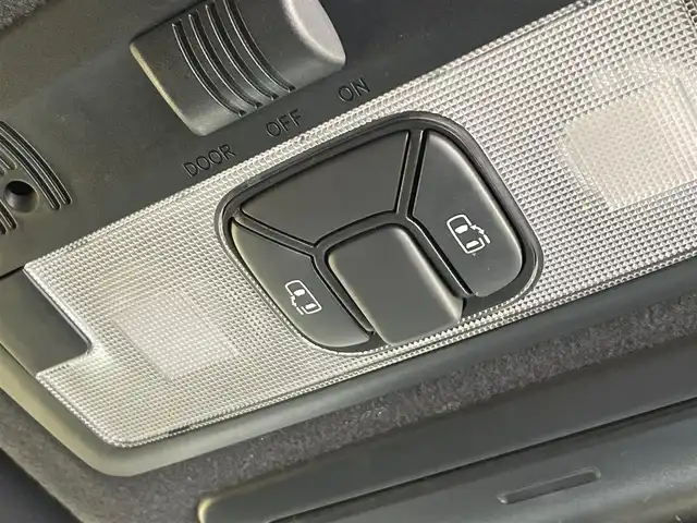 トヨタ エスティマ アエラス プレミアム 岩手県 2016(平28)年 3.5万km ホワイトパールクリスタルシャイン ４WD/寒冷地仕様/両側パワースライドドア/クルーズコントロール/トヨタセーフティセンスC/プリクラッシュセーフティ/レーンディパーチャーアラート/オートマチックハイビーム/先行車発進告知機能/MTモード付きAT/AC100V100Wアクセサリーコンセント/運転席パワーシート/オットマン/リヤオートエアコン/純正ナビ/ステアリングスイッチ/フルセグTV/エンジンスターター/ETC/バックカメラ/LEDヘッドランプ/純正18インチアルミホイール