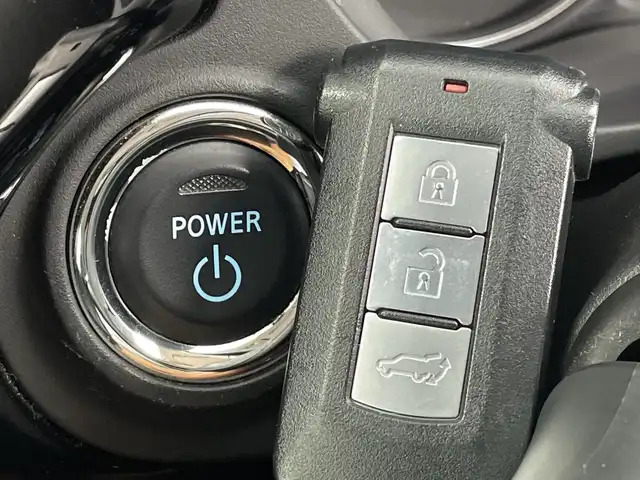 三菱 アウトランダー ＰＨＥＶ G ナビパッケージ 新潟県 2015(平27)年 8.9万km アメジストブラック 純正ディーラーOPナビ/バック/サイドカメラ/フルセグTV/Bluetooth/ETC/クルーズコントロール/電動リアゲート/パドルシフト/革巻きステアリング/ステアリングスイッチ/HIDヘッドライト/オートライト/プッシュスタート/純正フロアマット/スタッドレス付き社外AW積込み/充電ケーブル積込み