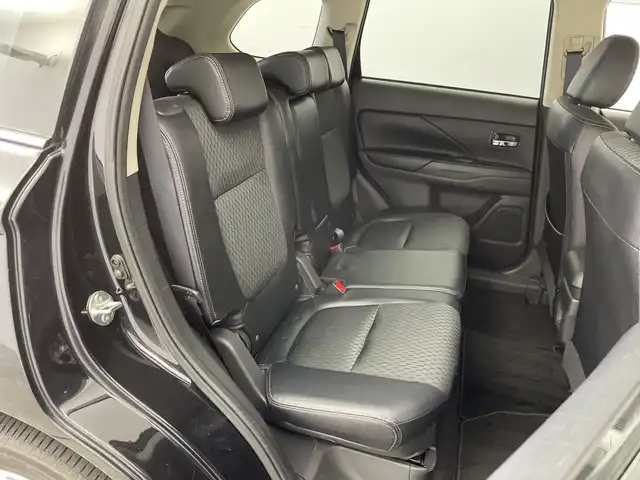 三菱 アウトランダー ＰＨＥＶ G ナビパッケージ 新潟県 2015(平27)年 8.9万km アメジストブラック 純正ディーラーOPナビ/バック/サイドカメラ/フルセグTV/Bluetooth/ETC/クルーズコントロール/電動リアゲート/パドルシフト/革巻きステアリング/ステアリングスイッチ/HIDヘッドライト/オートライト/プッシュスタート/純正フロアマット/スタッドレス付き社外AW積込み/充電ケーブル積込み