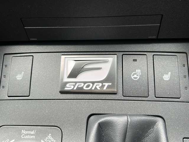 レクサス ＩＳ 300h Fスポーツ 福岡県 2023(令5)年 2.6万km グラファイトブラックガラスフレーク ワンオーナー/セーフティセンス/サンルーフ/メーカーナビ/（BLUETOOTH/フルセグ/CD/DVD/AUX/USB)/アラウンドビューモニター/バックカメラ/フロントカメラ/サイドカメラ/電動トランクリッド/レーダークルーズコントロール/純正LEDヘッドライト/オートライト/オートマチックハイビーム/レザーシート/DN席パワーシート/DN席シートヒーター/ステアリングヒーター/ステアリングスイッチ/純正19インチAW/パドルシフト/USB入力端子/BSM/横滑り防止装置/レーンキープアシスト/コーナーセンサー/盗難防止装置/衝突軽減システム/スマートキー/カードキー/ETC2.0/保証書/取扱説明書