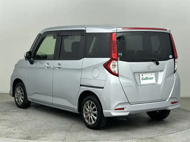 トヨタ ルーミー G 道央・札幌 2020(令2)年 0.9万km ブライトシルバーM ・4WD/・寒冷地仕様/・スマートアシスト/・衝突被害軽減ブレーキ/・レーンキープアシスト/・純正オーディオ/・CD/FM/AUX/USB/・両側パワースライドドア/・ドアロック連動ミラー/・アイドリングストップ/・コーナーセンサー/・横滑り防止装置/・オートライト/・オートエアコン/・プッシュスタート/・スマートキー/・LEDヘッドライト