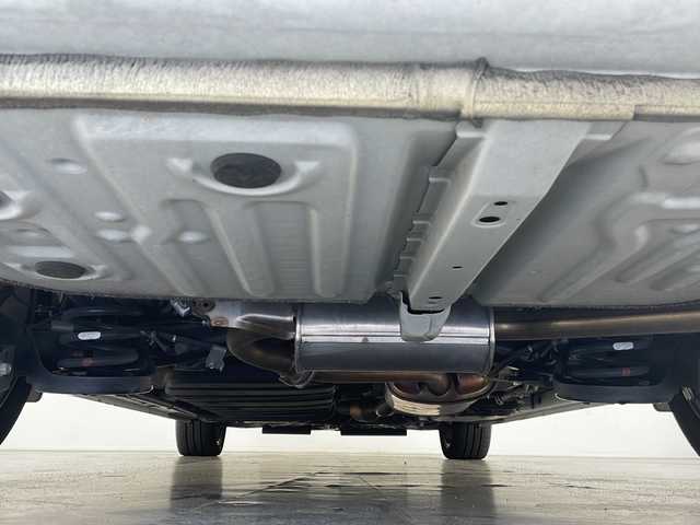 トヨタ エスクァイア Gi 長野県 2018(平30)年 3.3万km ホワイトパールクリスタルシャイン 純正SDナビ/Bluetooth／CD／フルセグTV/バックカメラ/ビルトインETC/前方ドラレコ/両側パワスラ/前席シートヒーター/横滑り防止装置/衝突軽減被害システム/先行車発進告知/社外TRD17インチAW装着/社外フロアマット/ドアバイザー/ステアリングスイッチ/クルーズコントロール/2列目サンシェード/オートライト/LEDヘッドライト/電格ミラー/スマートキー