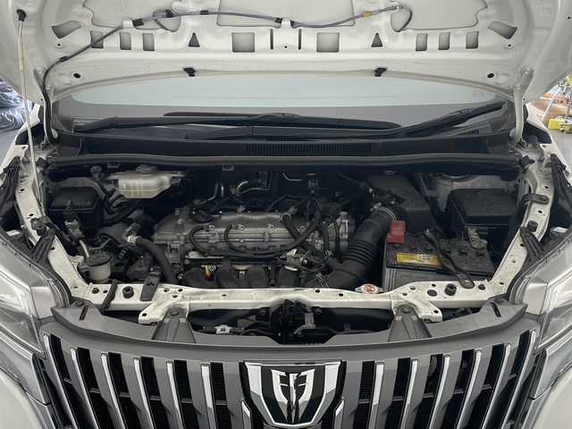 トヨタ エスクァイア Gi 長野県 2018(平30)年 3.3万km ホワイトパールクリスタルシャイン 純正SDナビ/Bluetooth／CD／フルセグTV/バックカメラ/ビルトインETC/前方ドラレコ/両側パワスラ/前席シートヒーター/横滑り防止装置/衝突軽減被害システム/先行車発進告知/社外TRD17インチAW装着/社外フロアマット/ドアバイザー/ステアリングスイッチ/クルーズコントロール/2列目サンシェード/オートライト/LEDヘッドライト/電格ミラー/スマートキー