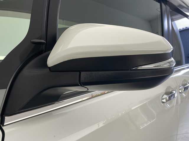 トヨタ エスクァイア Gi 長野県 2018(平30)年 3.3万km ホワイトパールクリスタルシャイン 純正SDナビ/Bluetooth／CD／フルセグTV/バックカメラ/ビルトインETC/前方ドラレコ/両側パワスラ/前席シートヒーター/横滑り防止装置/衝突軽減被害システム/先行車発進告知/社外TRD17インチAW装着/社外フロアマット/ドアバイザー/ステアリングスイッチ/クルーズコントロール/2列目サンシェード/オートライト/LEDヘッドライト/電格ミラー/スマートキー