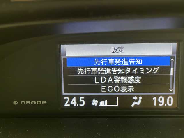 トヨタ エスクァイア Gi 長野県 2018(平30)年 3.3万km ホワイトパールクリスタルシャイン 純正SDナビ/Bluetooth／CD／フルセグTV/バックカメラ/ビルトインETC/前方ドラレコ/両側パワスラ/前席シートヒーター/横滑り防止装置/衝突軽減被害システム/先行車発進告知/社外TRD17インチAW装着/社外フロアマット/ドアバイザー/ステアリングスイッチ/クルーズコントロール/2列目サンシェード/オートライト/LEDヘッドライト/電格ミラー/スマートキー