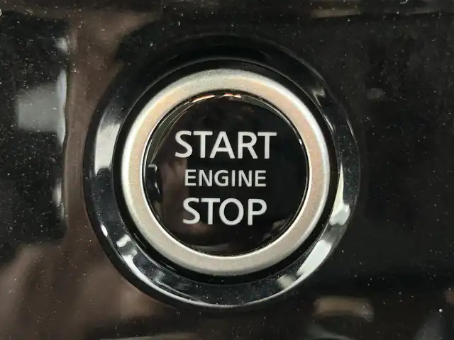 日産 セレナ ハイウェイスター V 大阪府 2020(令2)年 1.9万km ブリリアントホワイトパール セーフティパックB/　・SRSカーテンエアバッグシステム/　・サイドエアバッグシステム/　・踏み間違い衝突防止アシスト/　・インテリジェント パーキングアシスト/　・進入禁止標識検知/　・インテリジェント ルームミラー/　・電動パーキングブレーキ/　・オートブレーキホールド/　・プロパイロット/　・インテリジェント LI（車線逸脱防止支援システム）/純正SDナビ【CD/DVD/Bluetooth/フルセグ】/全方位カメラ/両側パワースライド/ブラインドスポットモニター/サイドバイザー/フロアマット/LEDヘッドライト/コーナーセンサー