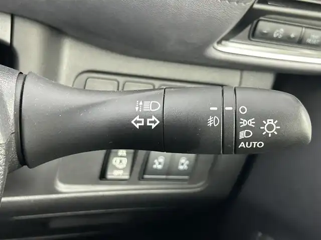 日産 セレナ ハイウェイスター V 大阪府 2020(令2)年 1.9万km ブリリアントホワイトパール セーフティパックB/　・SRSカーテンエアバッグシステム/　・サイドエアバッグシステム/　・踏み間違い衝突防止アシスト/　・インテリジェント パーキングアシスト/　・進入禁止標識検知/　・インテリジェント ルームミラー/　・電動パーキングブレーキ/　・オートブレーキホールド/　・プロパイロット/　・インテリジェント LI（車線逸脱防止支援システム）/純正SDナビ【CD/DVD/Bluetooth/フルセグ】/全方位カメラ/両側パワースライド/ブラインドスポットモニター/サイドバイザー/フロアマット/LEDヘッドライト/コーナーセンサー