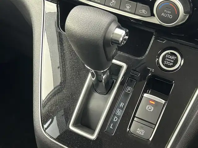 日産 セレナ ハイウェイスター V 大阪府 2020(令2)年 1.9万km ブリリアントホワイトパール セーフティパックB/　・SRSカーテンエアバッグシステム/　・サイドエアバッグシステム/　・踏み間違い衝突防止アシスト/　・インテリジェント パーキングアシスト/　・進入禁止標識検知/　・インテリジェント ルームミラー/　・電動パーキングブレーキ/　・オートブレーキホールド/　・プロパイロット/　・インテリジェント LI（車線逸脱防止支援システム）/純正SDナビ【CD/DVD/Bluetooth/フルセグ】/全方位カメラ/両側パワースライド/ブラインドスポットモニター/サイドバイザー/フロアマット/LEDヘッドライト/コーナーセンサー