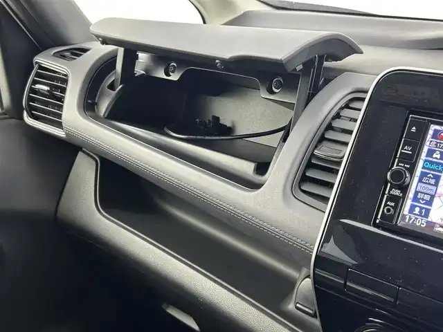 日産 セレナ ハイウェイスター V 大阪府 2020(令2)年 1.9万km ブリリアントホワイトパール セーフティパックB/　・SRSカーテンエアバッグシステム/　・サイドエアバッグシステム/　・踏み間違い衝突防止アシスト/　・インテリジェント パーキングアシスト/　・進入禁止標識検知/　・インテリジェント ルームミラー/　・電動パーキングブレーキ/　・オートブレーキホールド/　・プロパイロット/　・インテリジェント LI（車線逸脱防止支援システム）/純正SDナビ【CD/DVD/Bluetooth/フルセグ】/全方位カメラ/両側パワースライド/ブラインドスポットモニター/サイドバイザー/フロアマット/LEDヘッドライト/コーナーセンサー