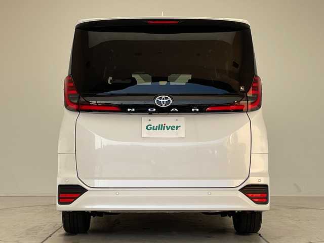 トヨタ ノア S－G 愛知県 2022(令4)年 1.5万km ホワイトパールクリスタルシャイン 純正ディズプレイオーディオナビ/両側パワースライドドア/ユニバーサルステップ/シートヒーター/バックカメラ/コーナーセンサー/純正アルミホイール/ETC2.0/LEDヘッドライト/リアオートエアコン/レーンキープアシスト/オートマチックハイビーム/衝突軽減システム/Bluetooth/ステアリングスイッチ/スマートキー/プッシュスタート