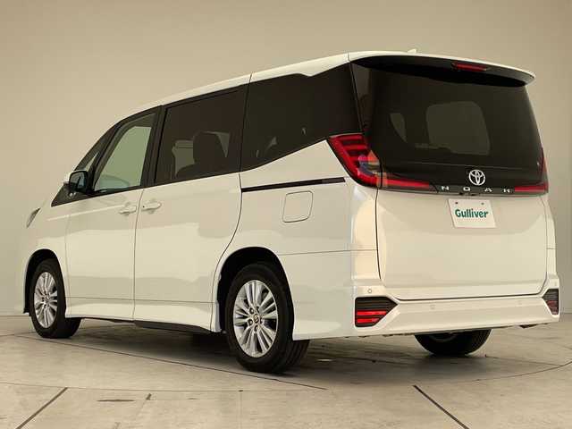 トヨタ ノア S－G 愛知県 2022(令4)年 1.5万km ホワイトパールクリスタルシャイン 純正ディズプレイオーディオナビ/両側パワースライドドア/ユニバーサルステップ/シートヒーター/バックカメラ/コーナーセンサー/純正アルミホイール/ETC2.0/LEDヘッドライト/リアオートエアコン/レーンキープアシスト/オートマチックハイビーム/衝突軽減システム/Bluetooth/ステアリングスイッチ/スマートキー/プッシュスタート