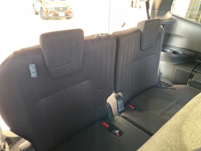 トヨタ ノア S－G 愛知県 2022(令4)年 1.5万km ホワイトパールクリスタルシャイン 純正ディズプレイオーディオナビ/両側パワースライドドア/ユニバーサルステップ/シートヒーター/バックカメラ/コーナーセンサー/純正アルミホイール/ETC2.0/LEDヘッドライト/リアオートエアコン/レーンキープアシスト/オートマチックハイビーム/衝突軽減システム/Bluetooth/ステアリングスイッチ/スマートキー/プッシュスタート