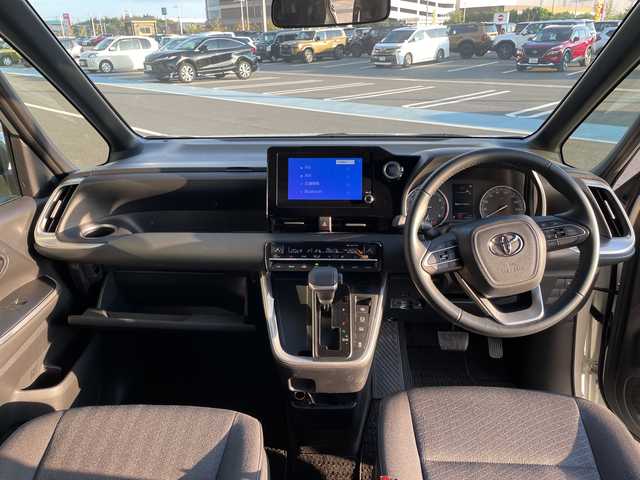 トヨタ ノア S－G 愛知県 2022(令4)年 1.5万km ホワイトパールクリスタルシャイン 純正ディズプレイオーディオナビ/両側パワースライドドア/ユニバーサルステップ/シートヒーター/バックカメラ/コーナーセンサー/純正アルミホイール/ETC2.0/LEDヘッドライト/リアオートエアコン/レーンキープアシスト/オートマチックハイビーム/衝突軽減システム/Bluetooth/ステアリングスイッチ/スマートキー/プッシュスタート