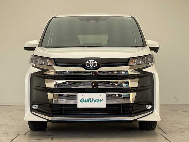 トヨタ ノア S－G 愛知県 2022(令4)年 1.5万km ホワイトパールクリスタルシャイン 純正ディズプレイオーディオナビ/両側パワースライドドア/ユニバーサルステップ/シートヒーター/バックカメラ/コーナーセンサー/純正アルミホイール/ETC2.0/LEDヘッドライト/リアオートエアコン/レーンキープアシスト/オートマチックハイビーム/衝突軽減システム/Bluetooth/ステアリングスイッチ/スマートキー/プッシュスタート