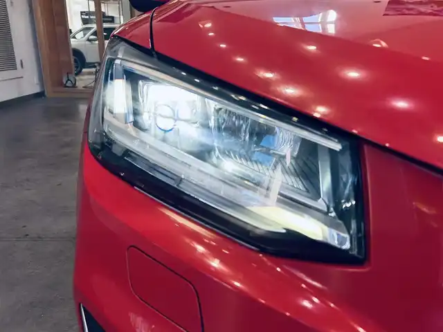 アウディ Ｑ２ 30TFSIスポーツ 大阪府 2020(令2)年 2.5万km ブリリアントレッド SラインプラスP/アシスタンスP/バーチャルコックピット/純正ナビ/TV/バックカメラ/ACC/純正18インチAW/LEDヘッドライト/電動リアゲート/クリアランスソナー/ハーフ革/シートヒーター/ETC/ドラレコ