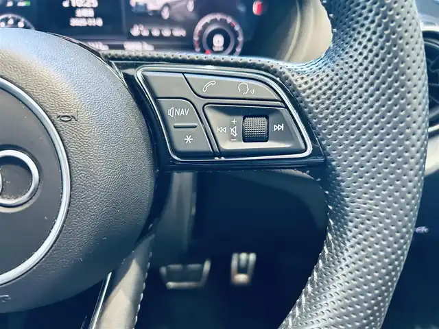 アウディ Ｑ２ 30TFSIスポーツ 大阪府 2020(令2)年 2.5万km ブリリアントレッド SラインプラスP/アシスタンスP/バーチャルコックピット/純正ナビ/TV/バックカメラ/ACC/純正18インチAW/LEDヘッドライト/電動リアゲート/クリアランスソナー/ハーフ革/シートヒーター/ETC/ドラレコ