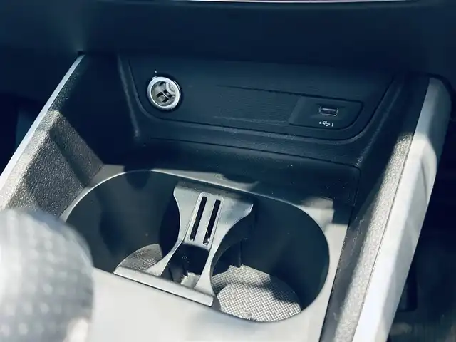 アウディ Ｑ２ 30TFSIスポーツ 大阪府 2020(令2)年 2.5万km ブリリアントレッド SラインプラスP/アシスタンスP/バーチャルコックピット/純正ナビ/TV/バックカメラ/ACC/純正18インチAW/LEDヘッドライト/電動リアゲート/クリアランスソナー/ハーフ革/シートヒーター/ETC/ドラレコ