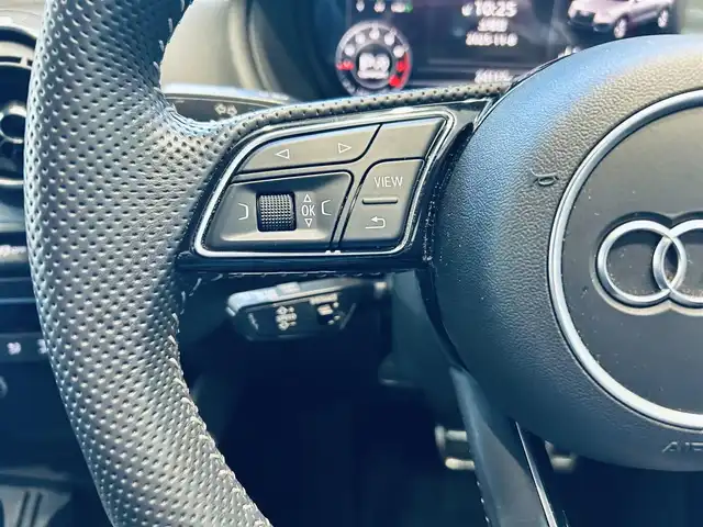 アウディ Ｑ２ 30TFSIスポーツ 大阪府 2020(令2)年 2.5万km ブリリアントレッド SラインプラスP/アシスタンスP/バーチャルコックピット/純正ナビ/TV/バックカメラ/ACC/純正18インチAW/LEDヘッドライト/電動リアゲート/クリアランスソナー/ハーフ革/シートヒーター/ETC/ドラレコ