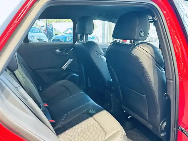 アウディ Ｑ２ 30TFSIスポーツ 大阪府 2020(令2)年 2.5万km ブリリアントレッド SラインプラスP/アシスタンスP/バーチャルコックピット/純正ナビ/TV/バックカメラ/ACC/純正18インチAW/LEDヘッドライト/電動リアゲート/クリアランスソナー/ハーフ革/シートヒーター/ETC/ドラレコ