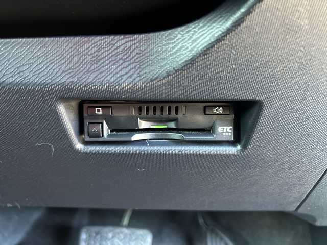 トヨタ アクア S 神奈川県 2018(平30)年 1.9万km クリアエメラルドパールクリスタルシャイン 純正メモリナビ【NSCD-W66】/Bluetooth・CD・SD・TV/スペアキー1本/スマートキー/バックカメラ/ビルトインETC/純正フロアマット/前後コーナーセンサー/プリクラッシュセーフティシステム/レーンディパーチャーアラート/オートマチックハイビーム/先行車発進告知機能/アイドリングストップ/横滑り防止装置/盗難防止装置