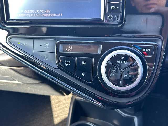 トヨタ アクア S 神奈川県 2018(平30)年 1.9万km クリアエメラルドパールクリスタルシャイン 純正メモリナビ【NSCD-W66】/Bluetooth・CD・SD・TV/スペアキー1本/スマートキー/バックカメラ/ビルトインETC/純正フロアマット/前後コーナーセンサー/プリクラッシュセーフティシステム/レーンディパーチャーアラート/オートマチックハイビーム/先行車発進告知機能/アイドリングストップ/横滑り防止装置/盗難防止装置