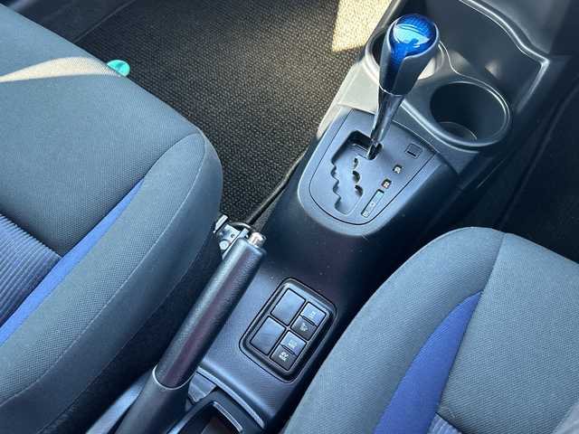 トヨタ アクア S 神奈川県 2018(平30)年 1.9万km クリアエメラルドパールクリスタルシャイン 純正メモリナビ【NSCD-W66】/Bluetooth・CD・SD・TV/スペアキー1本/スマートキー/バックカメラ/ビルトインETC/純正フロアマット/前後コーナーセンサー/プリクラッシュセーフティシステム/レーンディパーチャーアラート/オートマチックハイビーム/先行車発進告知機能/アイドリングストップ/横滑り防止装置/盗難防止装置