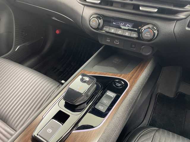 日産 オーラ G レザーエディション 岐阜県 2022(令4)年 4.1万km ピュアホワイトパール プロパイロット/純正9インチナビ/（AM/FM/フルセグ/AppleCarPlay/HDMI）/BOSEパーソナルプラスサウンドシステム/アラウンドビューモニター/ワイヤレス充電/デジタルインナーミラー/エマージェンシーブレーキ/前方ドライブレコーダー/レザーシート/ブラインドスポットモニター/スマートキー/オートLEDライト/ETC