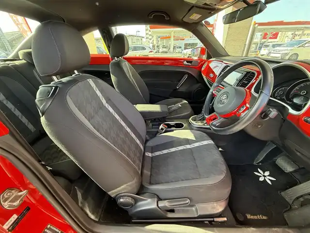 フォルクスワーゲン ザ・ビートル デザインマイスター 滋賀県 2019(平31)年 4.1万km トルネードレッド メーカーナビ/　【AM・FM/USB/Bluetooth/SD】/バックカメラ/ブラインドスポットモニター/LEDヘッドライト/フォグランプ/ETC