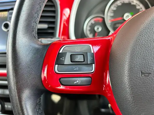 フォルクスワーゲン ザ・ビートル デザインマイスター 富山県 2019(平31)年 4.1万km トルネードレッド 純正メモリナビ/フルセグTV　/Bluetooth接続/AM/FMラジオ/DVD/CD再生/バックカメラ/ドラレコ/クルコン/オートエアコン/ETC/ステアリングリモコン/キセノンヘッドライト/F/Rフォグランプ/横滑り防止/ブレーキアシスト/盗難防止システム