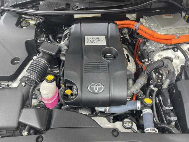 トヨタ クラウン ハイブリッド ロイヤルサルーンG 神奈川県 2013(平25)年 3.1万km ホワイトパールクリスタルシャイン 純正ナビ/バックカメラ/シートヒーター(運転席・助手席)/シートベンチレーション(運転席・助手席)/シートメモリー(運転席)/ETC/前後ドラレコ/デジタルインナーミラー/追従クルーズコントロール/スマートキー/ヘッドライトウォッシャー/革シート/フロアマット/プッシュスタート/オートライト/オートマチックハイビーム/純正16インチAW/電格ミラー/衝突軽減システム/横滑り防止装置