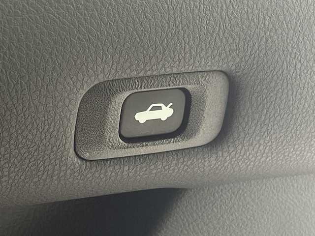 トヨタ クラウン ハイブリッド ロイヤルサルーンG 神奈川県 2013(平25)年 3.1万km ホワイトパールクリスタルシャイン 純正ナビ/バックカメラ/シートヒーター(運転席・助手席)/シートベンチレーション(運転席・助手席)/シートメモリー(運転席)/ETC/前後ドラレコ/デジタルインナーミラー/追従クルーズコントロール/スマートキー/ヘッドライトウォッシャー/革シート/フロアマット/プッシュスタート/オートライト/オートマチックハイビーム/純正16インチAW/電格ミラー/衝突軽減システム/横滑り防止装置