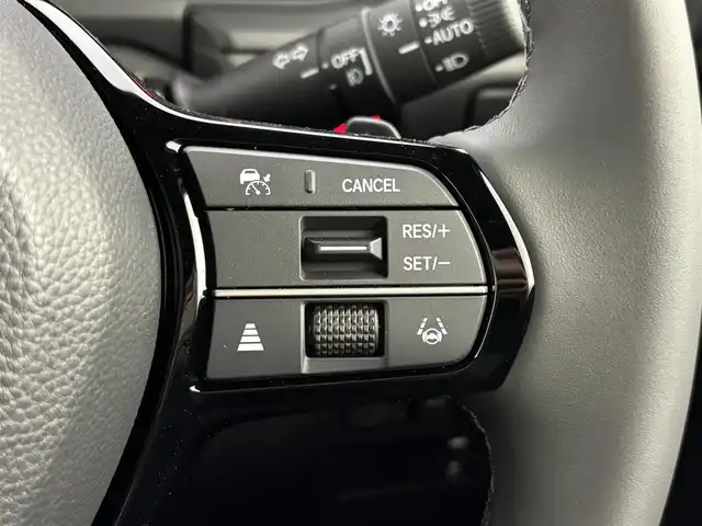 ホンダ ステップワゴン スパーダ eHEV プレミアムライン 福岡県 2025(令7)年 0.1万km プラチナホワイトパール 社外ナビ　/レーダークルーズコントロール　/ＢＳＭ　/衝突軽減　/レーンキープ　/コーナーセンサー　/アクセル踏み間違い防止　/横滑り防止　/パワーバックドア　/シートヒーター　/純正１７インチＡＷ　/Ｗエアコン　/ＬＥＤ/オートライト