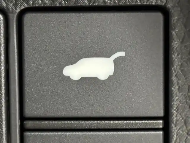 ホンダ ステップワゴン スパーダ eHEV プレミアムライン 福岡県 2025(令7)年 0.1万km プラチナホワイトパール 社外ナビ　/レーダークルーズコントロール　/ＢＳＭ　/衝突軽減　/レーンキープ　/コーナーセンサー　/アクセル踏み間違い防止　/横滑り防止　/パワーバックドア　/シートヒーター　/純正１７インチＡＷ　/Ｗエアコン　/ＬＥＤ/オートライト