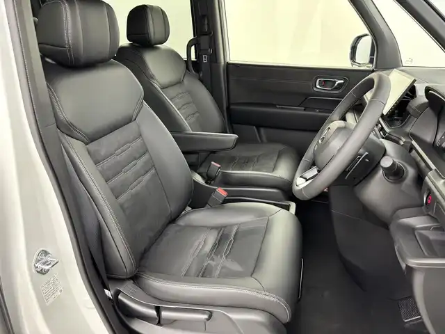 ホンダ ステップワゴン スパーダ eHEV プレミアムライン 福岡県 2025(令7)年 0.1万km プラチナホワイトパール 社外ナビ　/レーダークルーズコントロール　/ＢＳＭ　/衝突軽減　/レーンキープ　/コーナーセンサー　/アクセル踏み間違い防止　/横滑り防止　/パワーバックドア　/シートヒーター　/純正１７インチＡＷ　/Ｗエアコン　/ＬＥＤ/オートライト