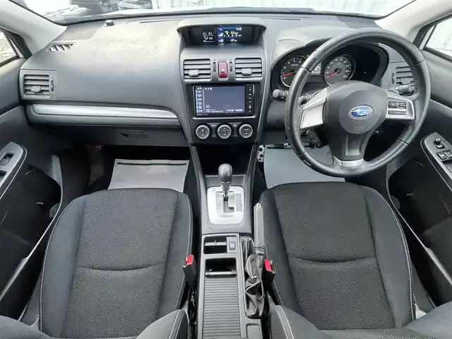 スバル インプレッサ ＸＶ 2．0i－L 山形県 2013(平25)年 7.7万km サテンホワイトパール 4WD/SDナビ/　　【CD/DVD/BT/フルセグ】/クルーズコントロール/HIDオートライト/電動シート/17インチアルミホイール/パドルシフト/ステアリングスイッチ/電動格納ウィンカーミラー/アイドリングストップ/スマートキー/ETC