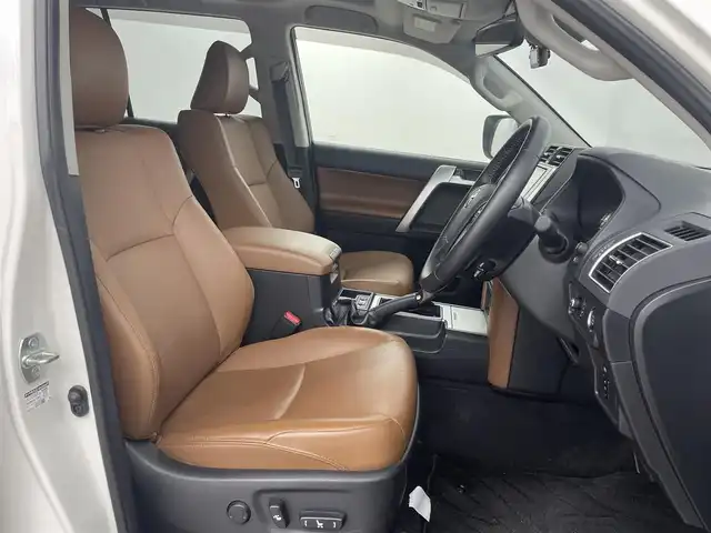 トヨタ ランドクルーザー プラド TX-L 70thアニバーサリーLTD 福岡県 2021(令3)年 3.2万km ホワイトパールクリスタルシャイン サンルーフ/純正ナビ　/バックカメラ　/ビルトインＥＴＣ２．０　/前後ドライブレコーダー/レーダークルコン　/コーナーセンサー　/衝突被害軽減ブレーキ　/レーンキープ　/ＰＫＳＢ　/先行車発進お知らせ　/ＭＴモード付き　/シートベンチレーション／ヒーター　/パワーシート　/ルーフレール