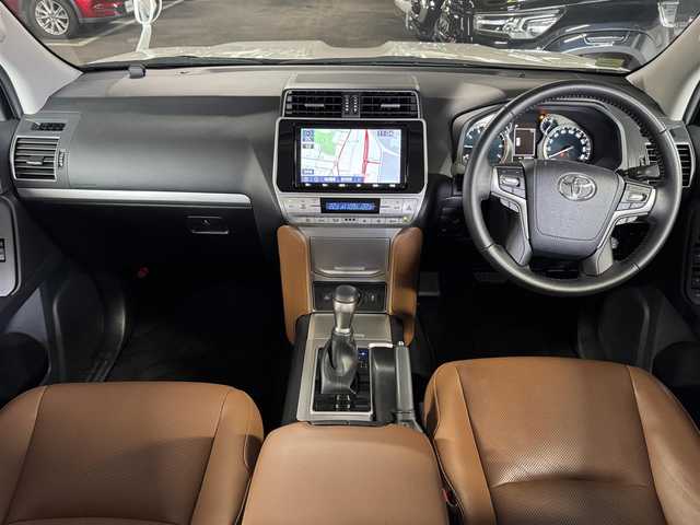 トヨタ ランドクルーザー プラド TX-L 70thアニバーサリーLTD 福岡県 2021(令3)年 3.2万km ホワイトパールクリスタルシャイン サンルーフ/純正ナビ　/バックカメラ　/ビルトインＥＴＣ２．０　/前後ドライブレコーダー/レーダークルコン　/コーナーセンサー　/衝突被害軽減ブレーキ　/レーンキープ　/ＰＫＳＢ　/先行車発進お知らせ　/ＭＴモード付き　/シートベンチレーション／ヒーター　/パワーシート　/ルーフレール