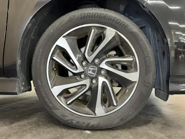 ホンダ ステップワゴン スパーダ クルスピセンシング 三重県 2018(平30)年 4.9万km プレミアムスパークルブラックパール ガソリン・ターボ/FF/MTモード付インパネCVT/純正 9インチナビ VXM-185VFNi/（CD/DVD/FM/AM/TV/SD/Music Rack/USB/iPod/Bluetooth/HDMI/後席HDMI/CarPlay）/純正 11インチ 後席モニター VM-155EN/バックカメラ/両側パワースライドドア/ドライブレコーダー 前後/ビルトイン ETC/Honda SENSING/・衝突軽減ブレーキ［CMBS］/・車線維持支援システム［LKAS］/・アダプティブクルーズコントロール［ACC］/・路外逸脱抑制機能/・先行車発進お知らせ機能/・標識認識機能/装備/・ハーフレザーシート/・シートヒーター（D/N）/・トリプルゾーン・フルオートエアコン（D/N/2nd）/・オートライト/・LED ヘッドライト＆フロントフォグランプ/・ステアリングスイッチ/・パドルシフト/・プッシュスタート/・スマートキーx1/・純正17inAW/・保/取/ナビ取/など