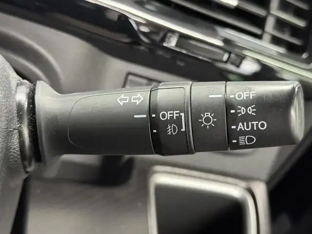 ホンダ ステップワゴン スパーダ クルスピセンシング 三重県 2018(平30)年 4.9万km プレミアムスパークルブラックパール ガソリン・ターボ/FF/MTモード付インパネCVT/純正 9インチナビ VXM-185VFNi/（CD/DVD/FM/AM/TV/SD/Music Rack/USB/iPod/Bluetooth/HDMI/後席HDMI/CarPlay）/純正 11インチ 後席モニター VM-155EN/バックカメラ/両側パワースライドドア/ドライブレコーダー 前後/ビルトイン ETC/Honda SENSING/・衝突軽減ブレーキ［CMBS］/・車線維持支援システム［LKAS］/・アダプティブクルーズコントロール［ACC］/・路外逸脱抑制機能/・先行車発進お知らせ機能/・標識認識機能/装備/・ハーフレザーシート/・シートヒーター（D/N）/・トリプルゾーン・フルオートエアコン（D/N/2nd）/・オートライト/・LED ヘッドライト＆フロントフォグランプ/・ステアリングスイッチ/・パドルシフト/・プッシュスタート/・スマートキーx1/・純正17inAW/・保/取/ナビ取/など