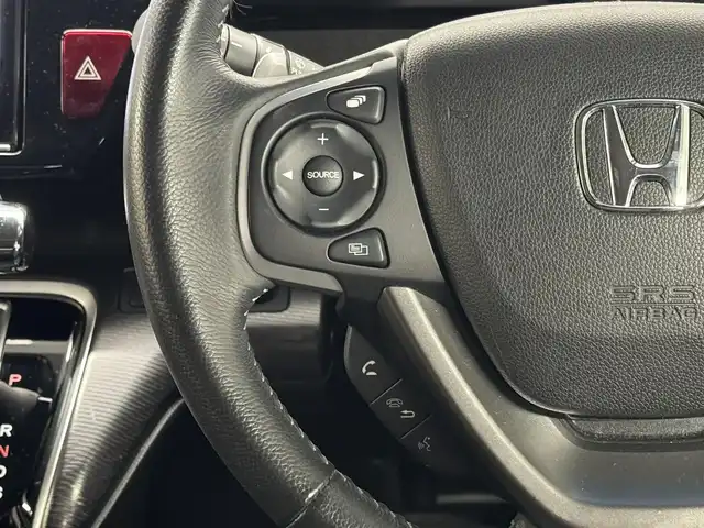 ホンダ ステップワゴン スパーダ クルスピセンシング 三重県 2018(平30)年 4.9万km プレミアムスパークルブラックパール ガソリン・ターボ/FF/MTモード付インパネCVT/純正 9インチナビ VXM-185VFNi/（CD/DVD/FM/AM/TV/SD/Music Rack/USB/iPod/Bluetooth/HDMI/後席HDMI/CarPlay）/純正 11インチ 後席モニター VM-155EN/バックカメラ/両側パワースライドドア/ドライブレコーダー 前後/ビルトイン ETC/Honda SENSING/・衝突軽減ブレーキ［CMBS］/・車線維持支援システム［LKAS］/・アダプティブクルーズコントロール［ACC］/・路外逸脱抑制機能/・先行車発進お知らせ機能/・標識認識機能/装備/・ハーフレザーシート/・シートヒーター（D/N）/・トリプルゾーン・フルオートエアコン（D/N/2nd）/・オートライト/・LED ヘッドライト＆フロントフォグランプ/・ステアリングスイッチ/・パドルシフト/・プッシュスタート/・スマートキーx1/・純正17inAW/・保/取/ナビ取/など