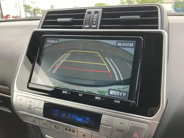 トヨタ ランドクルーザー プラド TX Lパッケージ 鳥取県 2018(平30)年 6.7万km アティチュードブラックマイカ ワンオーナー/４WD・ディーゼルターボ/７人乗り・３列シート/純正9型ナビ/フルセグ/CD/DVD/BT/USB/HDMI/バックカメラ/プリクラッシュセーフティ/レーンキープアシスト/ビルトインETC/黒レザーシート/前席パワーシート/前席シートヒーター/電動格納サードシート/レーダークルーズコントロール/LEDヘットライト/フォグライト/純正19インチアルミホイール/プッシュエンジンスタート/スマートキー×２