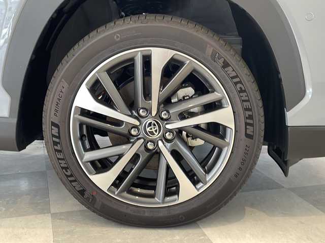 トヨタ カローラ クロス ハイブリッド Z 福井県 2025(令7)年 0.1万km未満 セメントグレーメタリック 登録済未使用車/純正ナビ/フルセグ/Bluetooth/パノラミックビューモニター/パノラマルーフ/トヨタセーフティセンス/ブラインドスポットモニター（BSM）/リヤクロストラフィックアラート（ＲＣＴＡ）/パーキングサポートブレーキ（ＰＫＳＢ）/クリアランスソナー/パワーバックドア/アドバンスドパーク/D席パワーシート/シートヒーター/LEDヘッドライト/ビルトインETC2.0/スマートキー/プッシュスタート