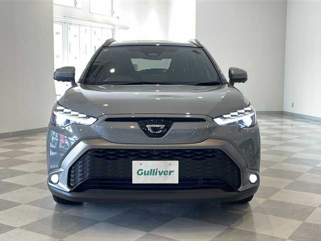トヨタ カローラ クロス ハイブリッド Z 福井県 2025(令7)年 0.1万km未満 セメントグレーメタリック 登録済未使用車/純正ナビ/フルセグ/Bluetooth/パノラミックビューモニター/パノラマルーフ/トヨタセーフティセンス/ブラインドスポットモニター（BSM）/リヤクロストラフィックアラート（ＲＣＴＡ）/パーキングサポートブレーキ（ＰＫＳＢ）/クリアランスソナー/パワーバックドア/アドバンスドパーク/D席パワーシート/シートヒーター/LEDヘッドライト/ビルトインETC2.0/スマートキー/プッシュスタート