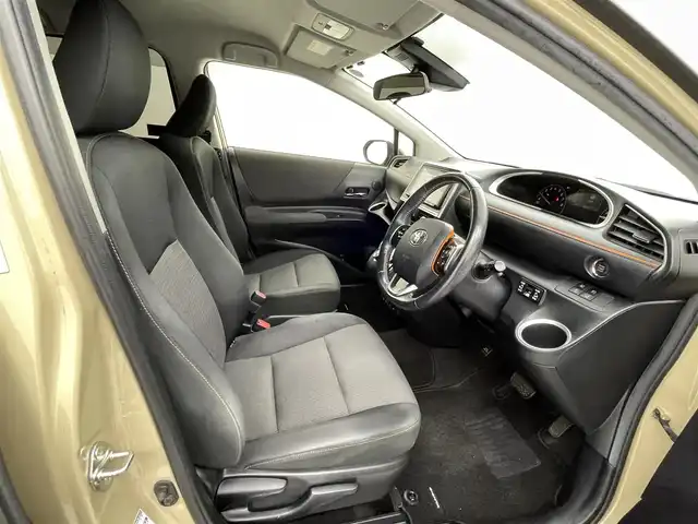 トヨタ シエンタ ファンベースG 熊本県 2019(令1)年 5.7万km ベージュ 禁煙車　/純正9インチナビ（ＣＤ・ＤＶＤ・フルセグ・ＢＴ・ＳＤ・ＵＳＢ）/全周囲カメラ　/純正前方ドライブレコーダー　/ビルトインＥＴＣ　/前後クリアランスソナー　/前席シートヒーター　/ステアリングヒーター　/トヨタセーフティーセンス/・プリクラッシュセーフティ/・レーンディパーチャーアラート/・オートマチックハイビーム/横滑り防止/アイドリングストップ/パーキングアシスト/純正フロアマット/オートライト/LEDヘッドライト/スマートキー/プッシュスタート/スペアキー1本