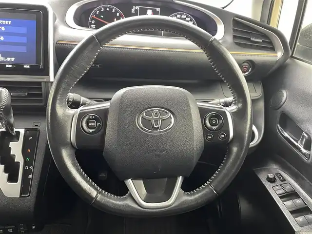 トヨタ シエンタ ファンベースG 熊本県 2019(令1)年 5.7万km ベージュ 禁煙車　/純正9インチナビ（ＣＤ・ＤＶＤ・フルセグ・ＢＴ・ＳＤ・ＵＳＢ）/全周囲カメラ　/純正前方ドライブレコーダー　/ビルトインＥＴＣ　/前後クリアランスソナー　/前席シートヒーター　/ステアリングヒーター　/トヨタセーフティーセンス/・プリクラッシュセーフティ/・レーンディパーチャーアラート/・オートマチックハイビーム/横滑り防止/アイドリングストップ/パーキングアシスト/純正フロアマット/オートライト/LEDヘッドライト/スマートキー/プッシュスタート/スペアキー1本