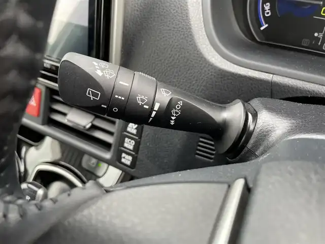 トヨタ エスクァイア ハイブリッド Gi プレミアムパッケージ 熊本県 2019(令1)年 3.9万km ホワイトパールクリスタルシャイン 純正９型ナビ/・AM/FM/CD/DVD/SD/BT/：フルセグTV/・バックカメラ/トヨタセーフティセンス/・プリクラッシュセーフティ/・レーンディパーチャアラート/・オートマチックハイビーム/・クリアランスソナー/クルーズコントロール/ウッドコンビステアリング/・ステアリングリモコン/・ステアリングヒーター/両側電動ドア/ビルトインＥＴＣ/ハーフレザーシート/・D/Nシートヒーター/前後ドライブレコーダー/LEDヘッドライト/オートライト/フォグランプ/スマートキー/スペアキー/プッシュスタート/純正フロアマット/純正ドアバイザー/純正15インチアルミホイール