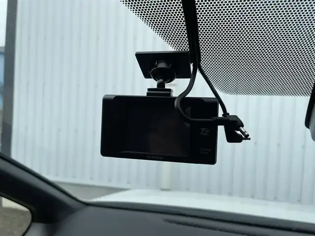 トヨタ エスクァイア ハイブリッド Gi プレミアムパッケージ 熊本県 2019(令1)年 3.9万km ホワイトパールクリスタルシャイン 純正９型ナビ/・AM/FM/CD/DVD/SD/BT/：フルセグTV/・バックカメラ/トヨタセーフティセンス/・プリクラッシュセーフティ/・レーンディパーチャアラート/・オートマチックハイビーム/・クリアランスソナー/クルーズコントロール/ウッドコンビステアリング/・ステアリングリモコン/・ステアリングヒーター/両側電動ドア/ビルトインＥＴＣ/ハーフレザーシート/・D/Nシートヒーター/前後ドライブレコーダー/LEDヘッドライト/オートライト/フォグランプ/スマートキー/スペアキー/プッシュスタート/純正フロアマット/純正ドアバイザー/純正15インチアルミホイール