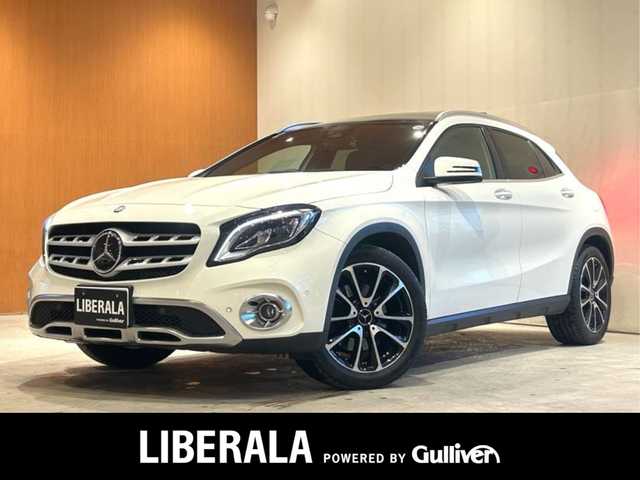メルセデス・ベンツ ＧＬＡ２２０ 4マチック 道央・札幌 2017(平29)年 4.2万km カルサイトホワイト レーダーセーフティパッケージ/　・ACC/　・PRE-SAFE/　・ブラインドスポットアシスト/　・レーンキープアシスト/プレミアムパッケージ/　・パノラミックスライディングルーフ/　・harman/kardonサラウンド/　・メモリー付フルパワーシート/　・アンビエントライト/純正HDDナビ/フルセグTV/CD/DVD/Bluetooth/SD/USB/バックカメラ/パークトロニック/アクティブパーキングアシスト/AppleCarPlay/AndroidAuto/パワーテールゲート